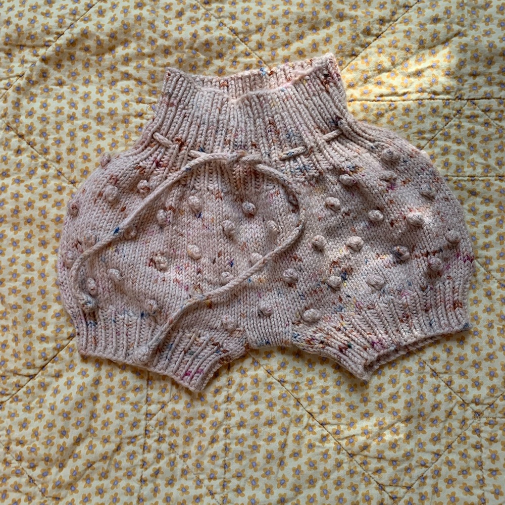 Misha and Puff popcorn bubble shorts